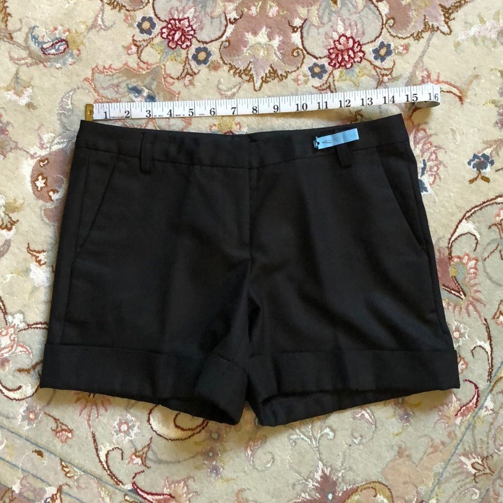 Poleci Dressy Cuffed Short - Picture 4 of 12